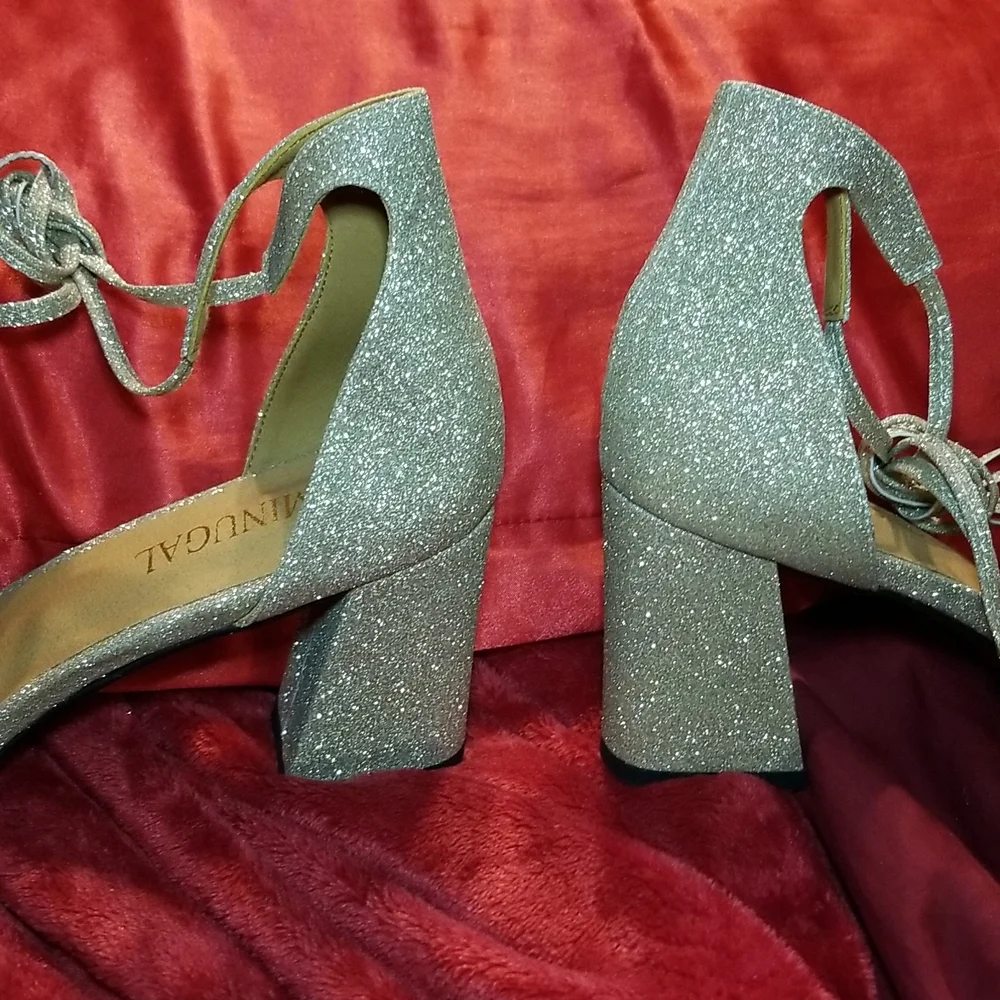 NWOT sparkle glitter gold tie at ankle 2 7/8 ,inch heel  size 10